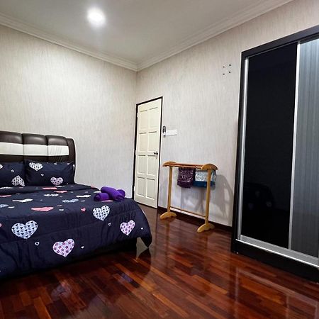 Yb Guest House 4 Bilik 5 Katil Chukai Bagian luar foto