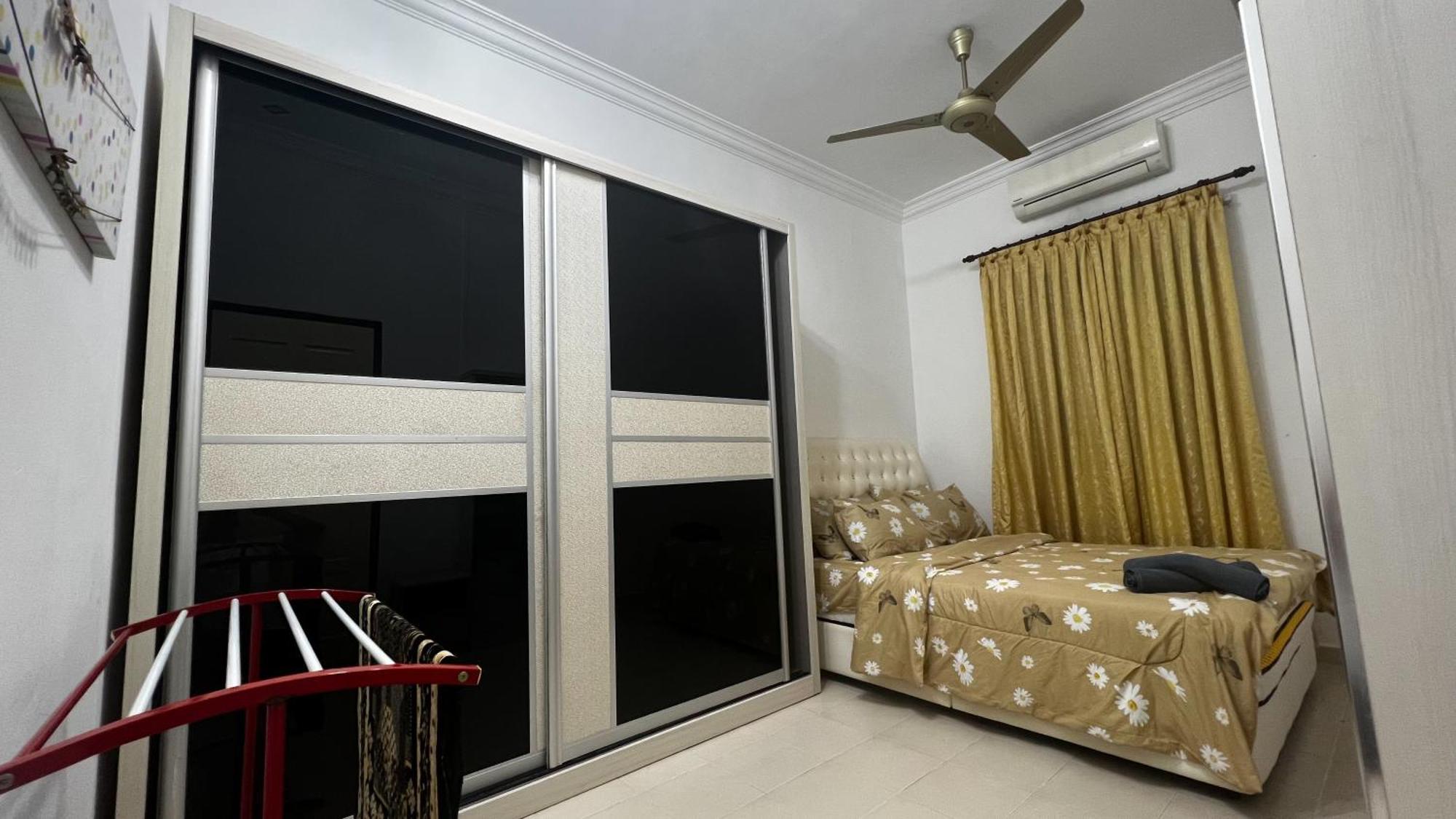 Yb Guest House 4 Bilik 5 Katil Chukai Bagian luar foto