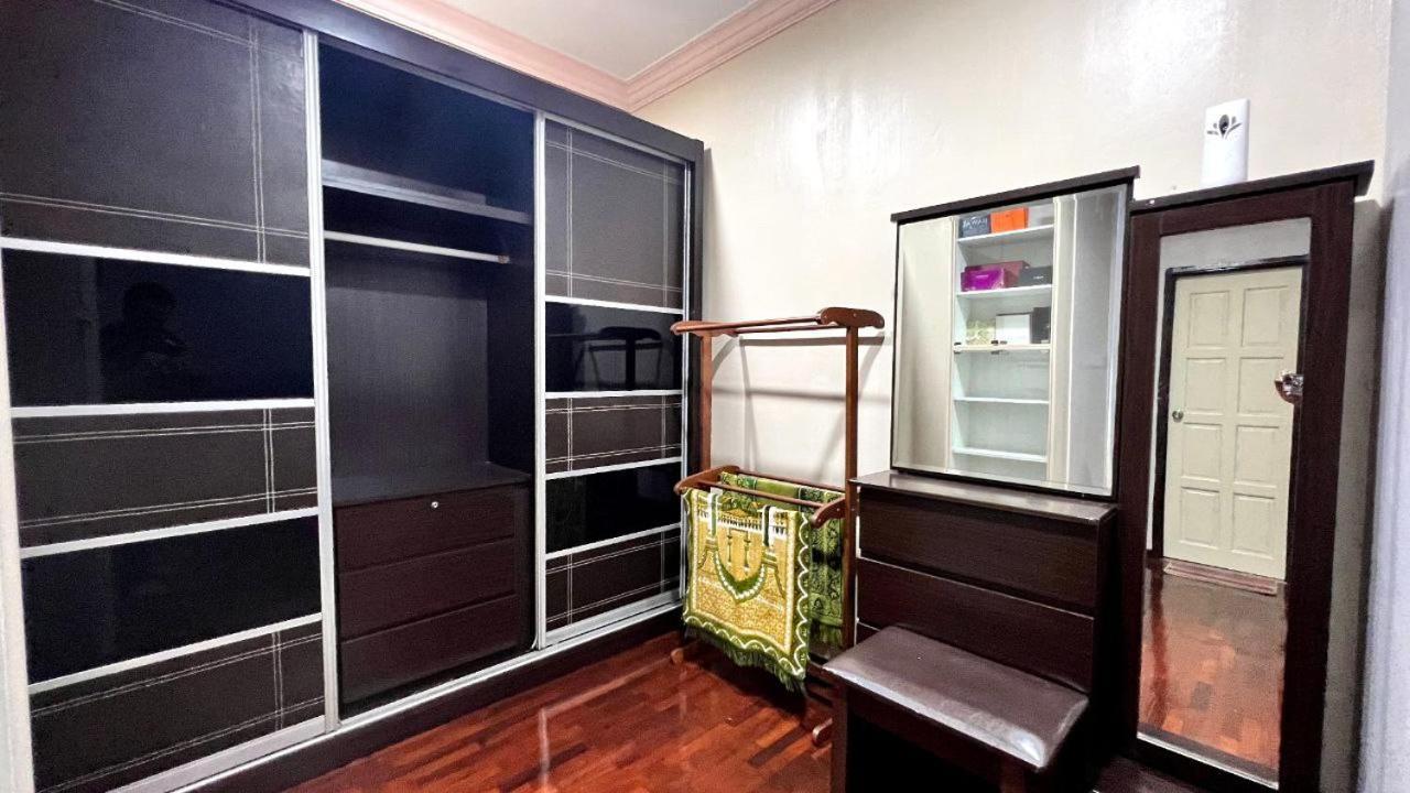 Yb Guest House 4 Bilik 5 Katil Chukai Bagian luar foto