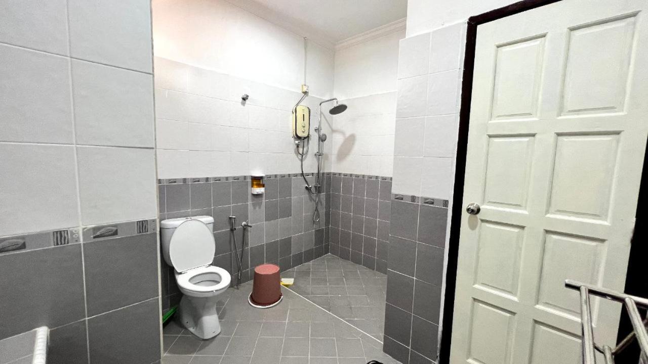 Yb Guest House 4 Bilik 5 Katil Chukai Bagian luar foto