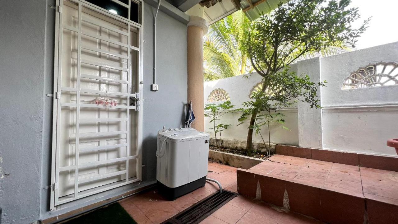 Yb Guest House 4 Bilik 5 Katil Chukai Bagian luar foto