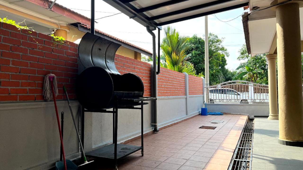 Yb Guest House 4 Bilik 5 Katil Chukai Bagian luar foto