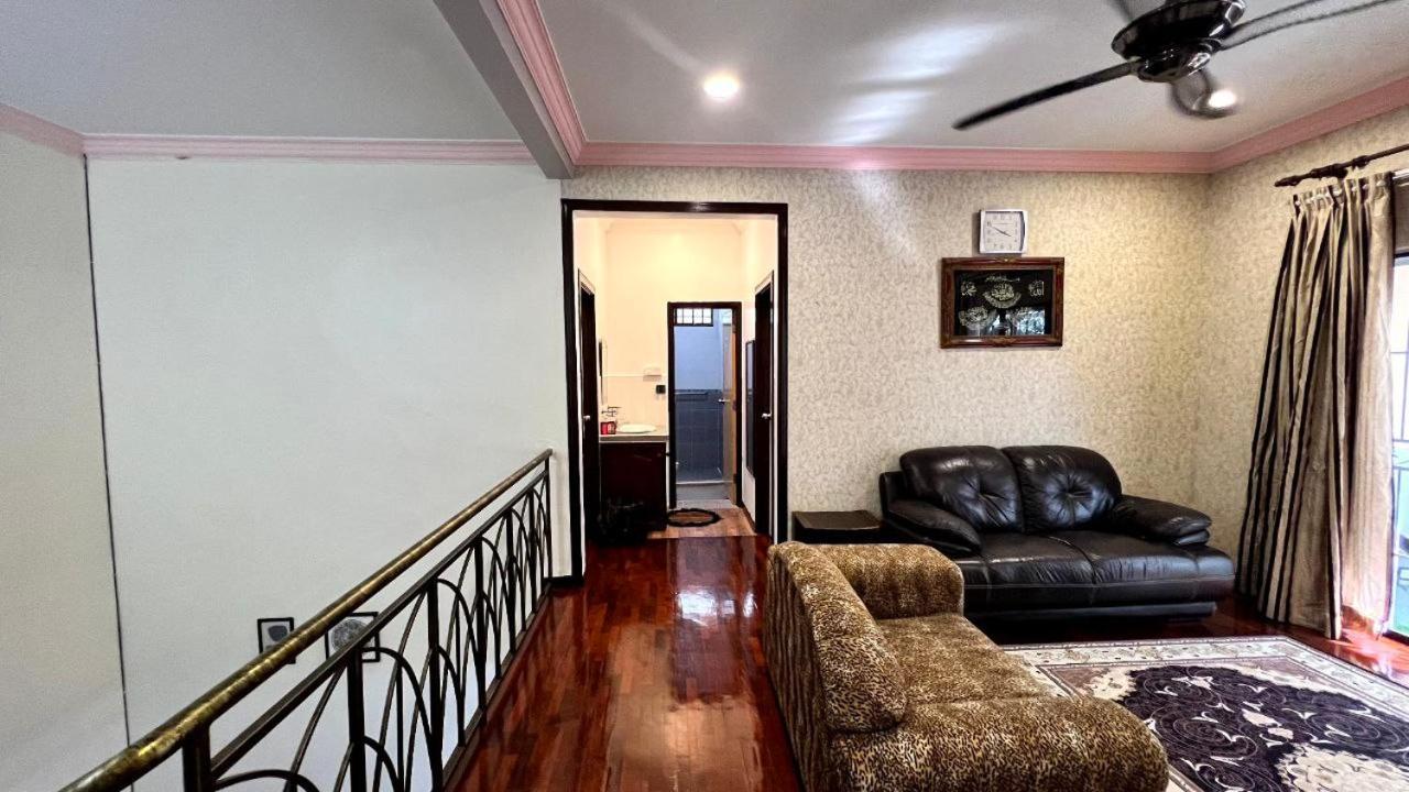 Yb Guest House 4 Bilik 5 Katil Chukai Bagian luar foto